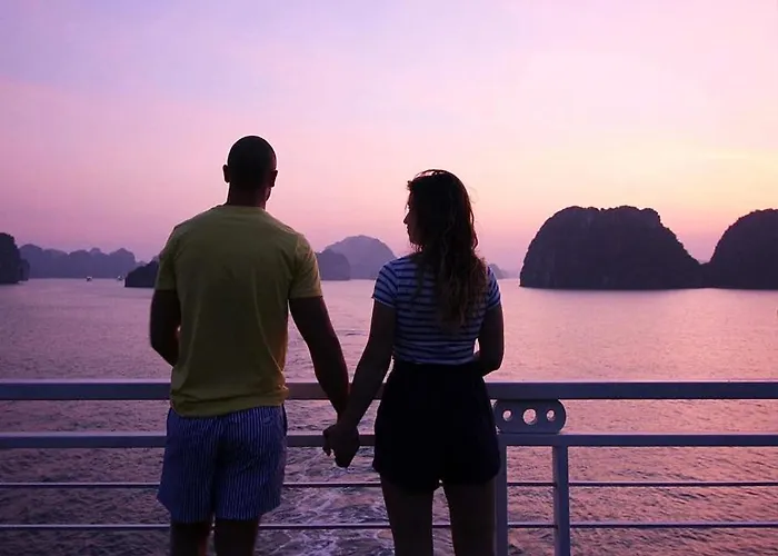 Starlight Cruise 5* Ha Long